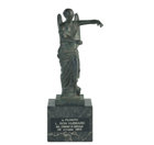 Statua onorifica – Provincia di Brescia, Italia
Conferita a L. Ron Hubbard in riconoscimento delle sue opere e scoperte come filosofo.